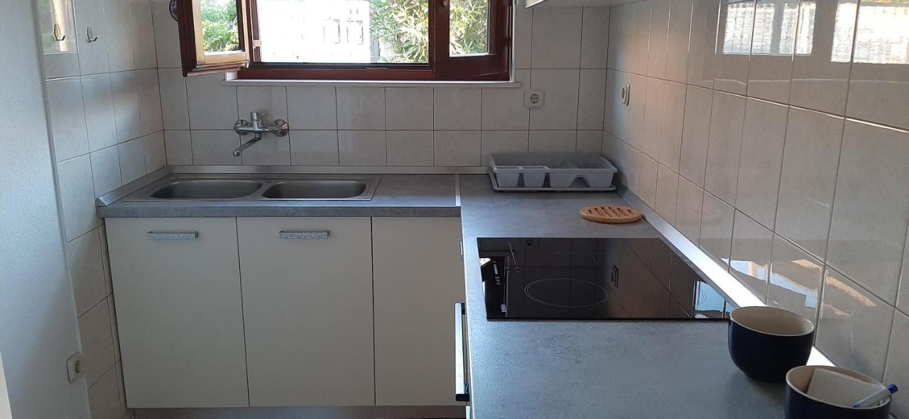 Apartments Figos Трогир Экстерьер фото