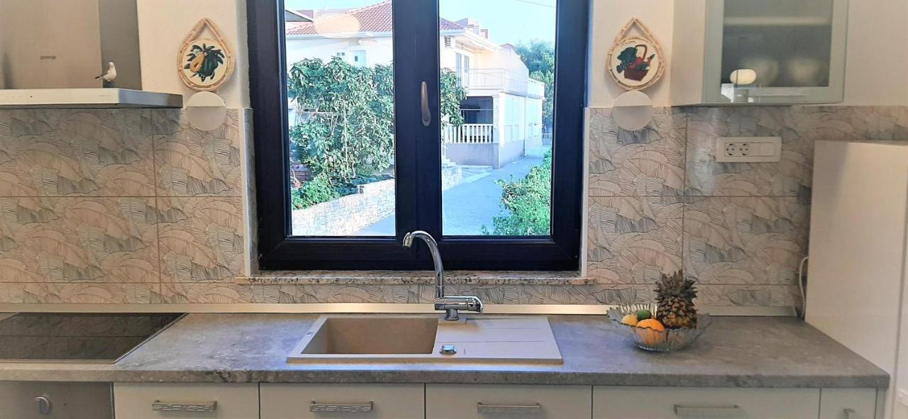 Apartments Figos Трогир Экстерьер фото
